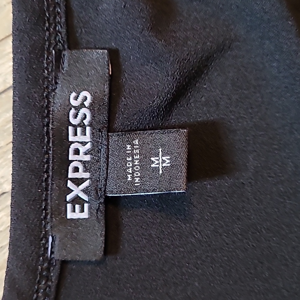 Express Body Ruched Tank - Picture 2 of 3